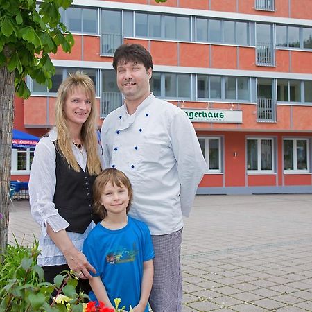 Hotel Jaegerhaus ทิทิเซ-นอยชตัดท์ ภายนอก รูปภาพ
