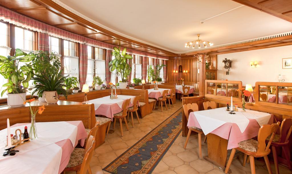 Hotel Jaegerhaus ทิทิเซ-นอยชตัดท์ ภายนอก รูปภาพ